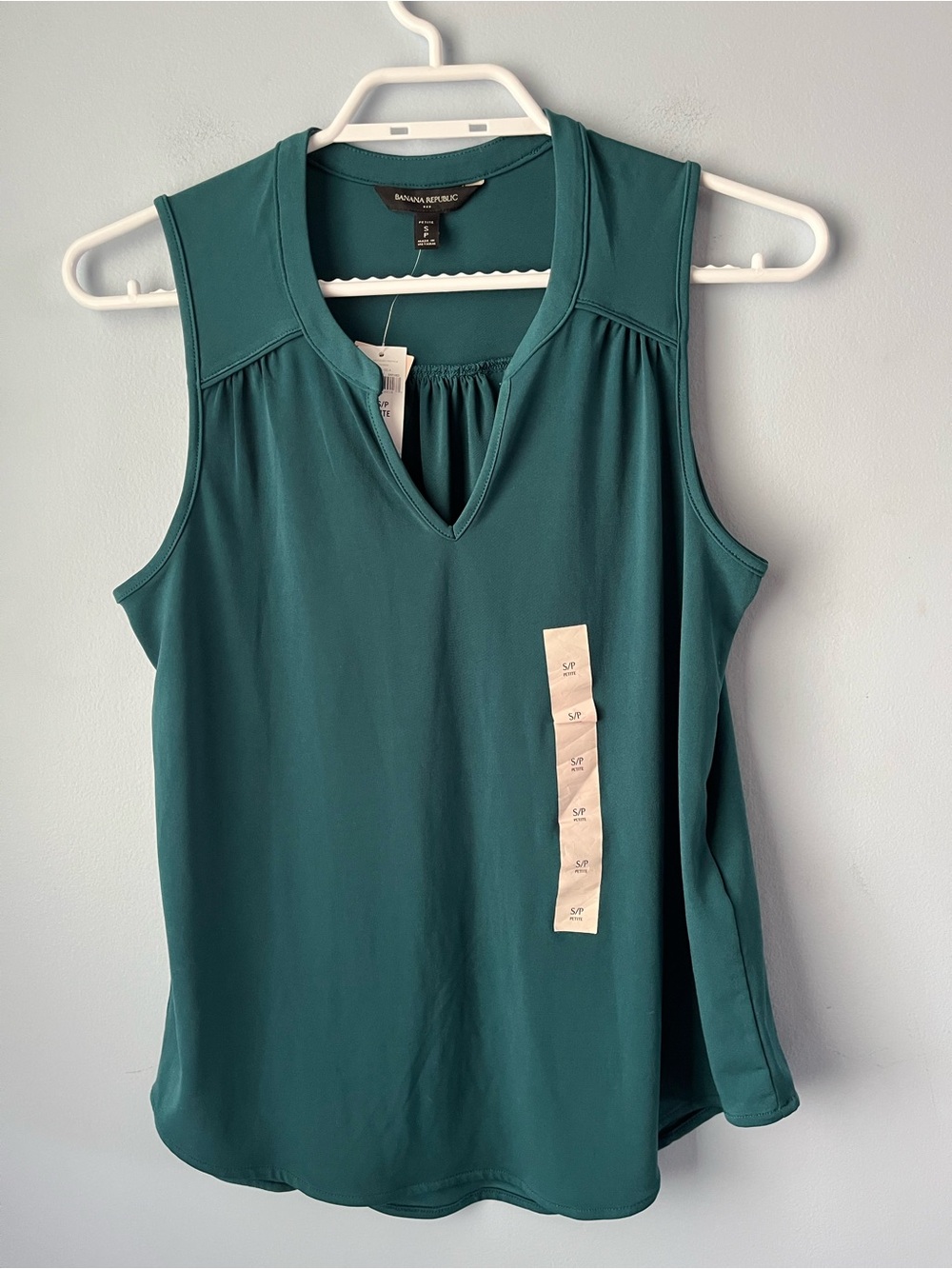 NWT Banana Republic Deep Teal Sleeveless Stretch V-Notch Tank Top Size S Petite